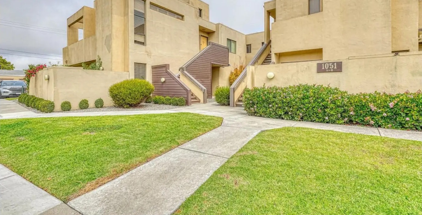 1051 Padre Dr Unit 4