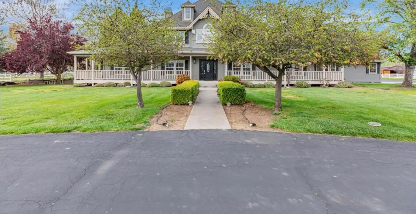 560 Tevis Trail